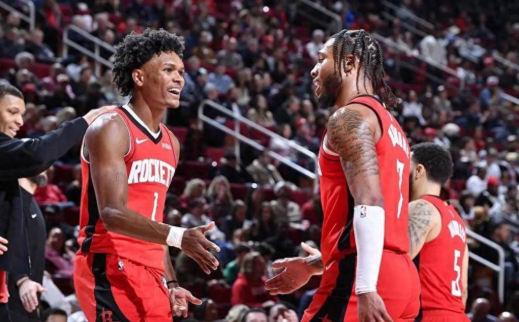 进攻火力不足,夺冠热门陷入危机的简单介绍 进攻火力不足,夺冠热门陷入危机的简单介绍