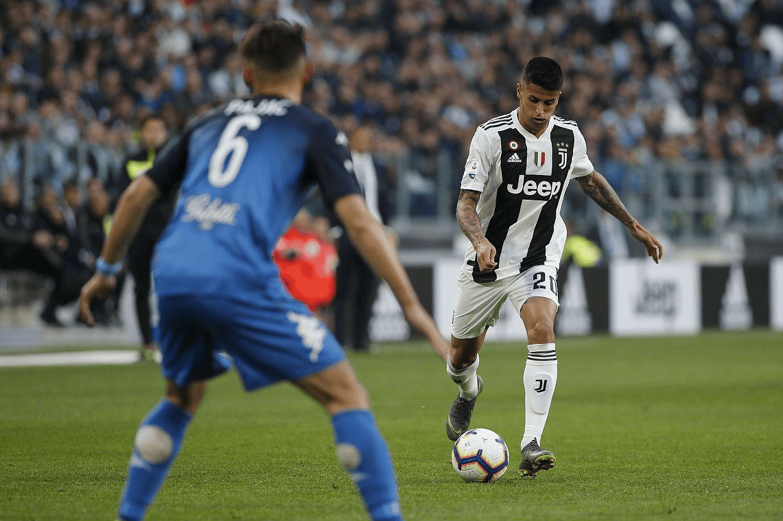 热那亚前锋成功破门,帮助球队取得重要分的简单介绍 热那亚前锋成功破门,帮助球队取得重要分的简单介绍