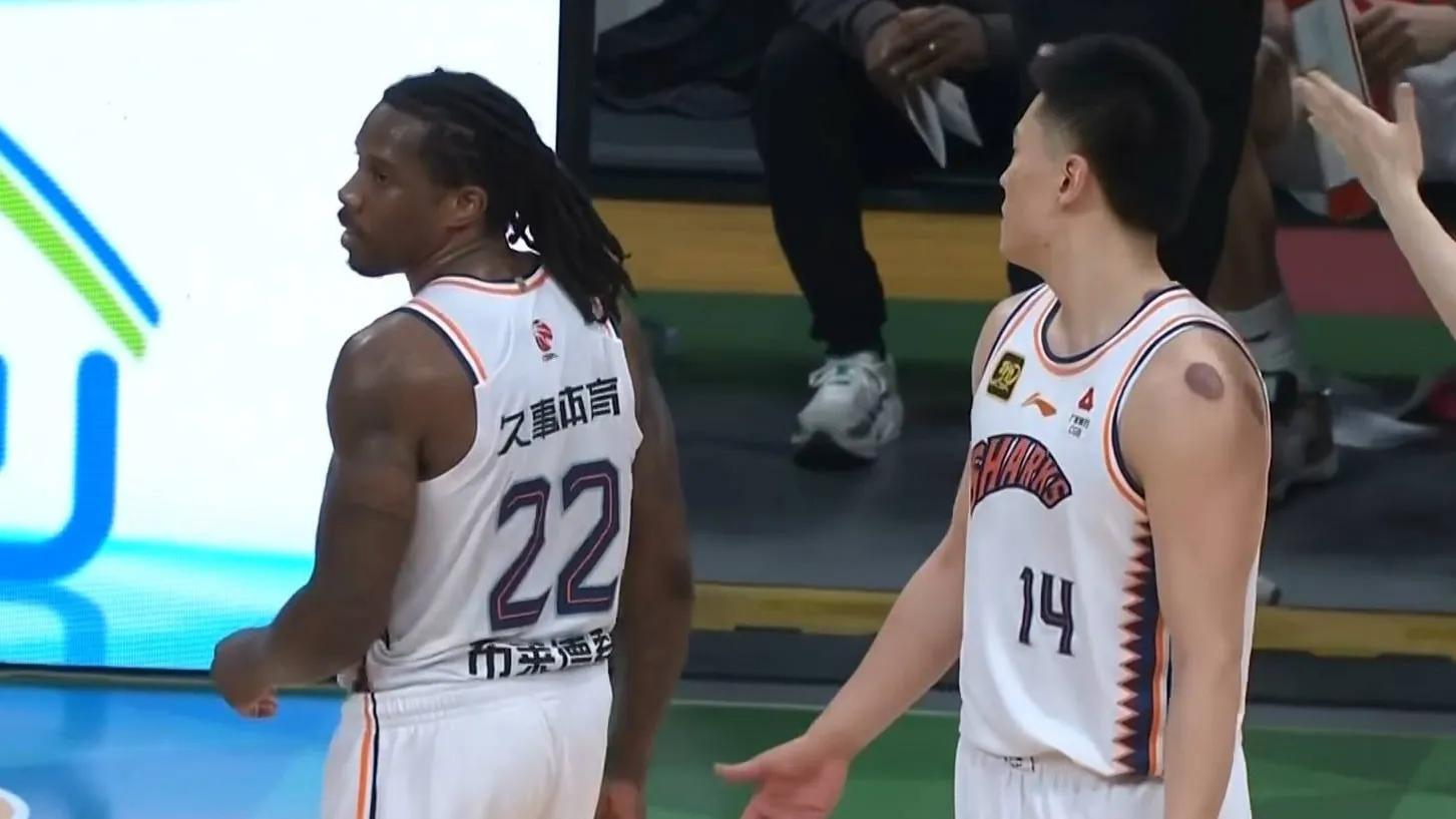 辽宁队在赛场上表现出色,实现连胜 辽宁队在赛场上表现出色,实现连胜