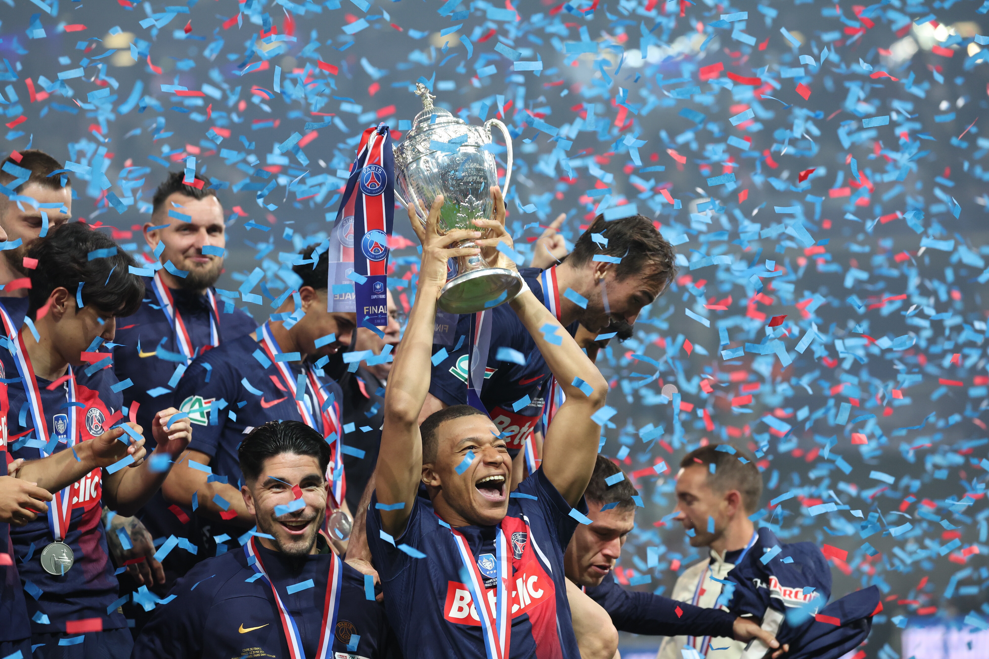 开云体育中国-欧洲足球冠军联赛冠军奖杯历史上的传奇