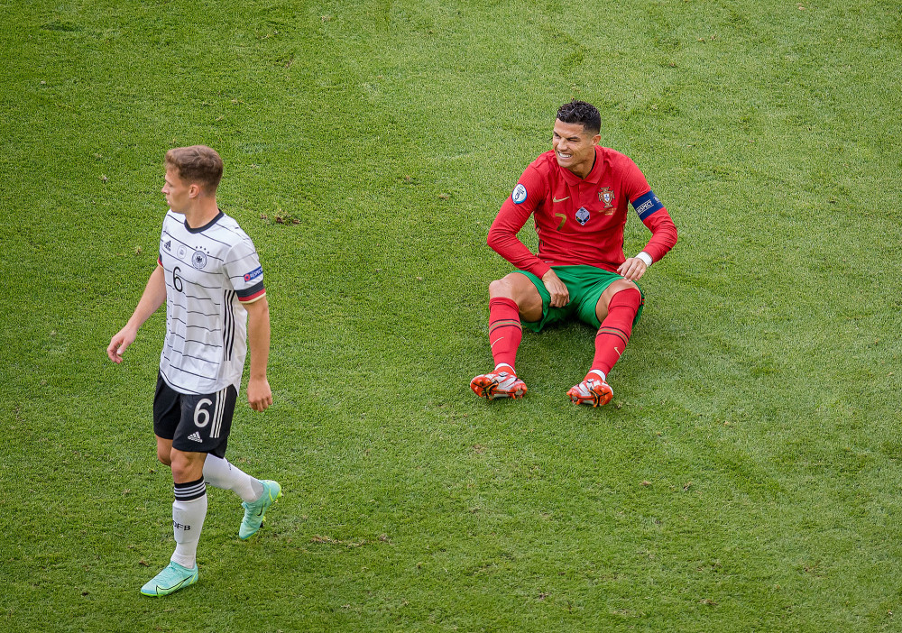 开云平台-包含两支强队大战，局势扑朔迷离的词条