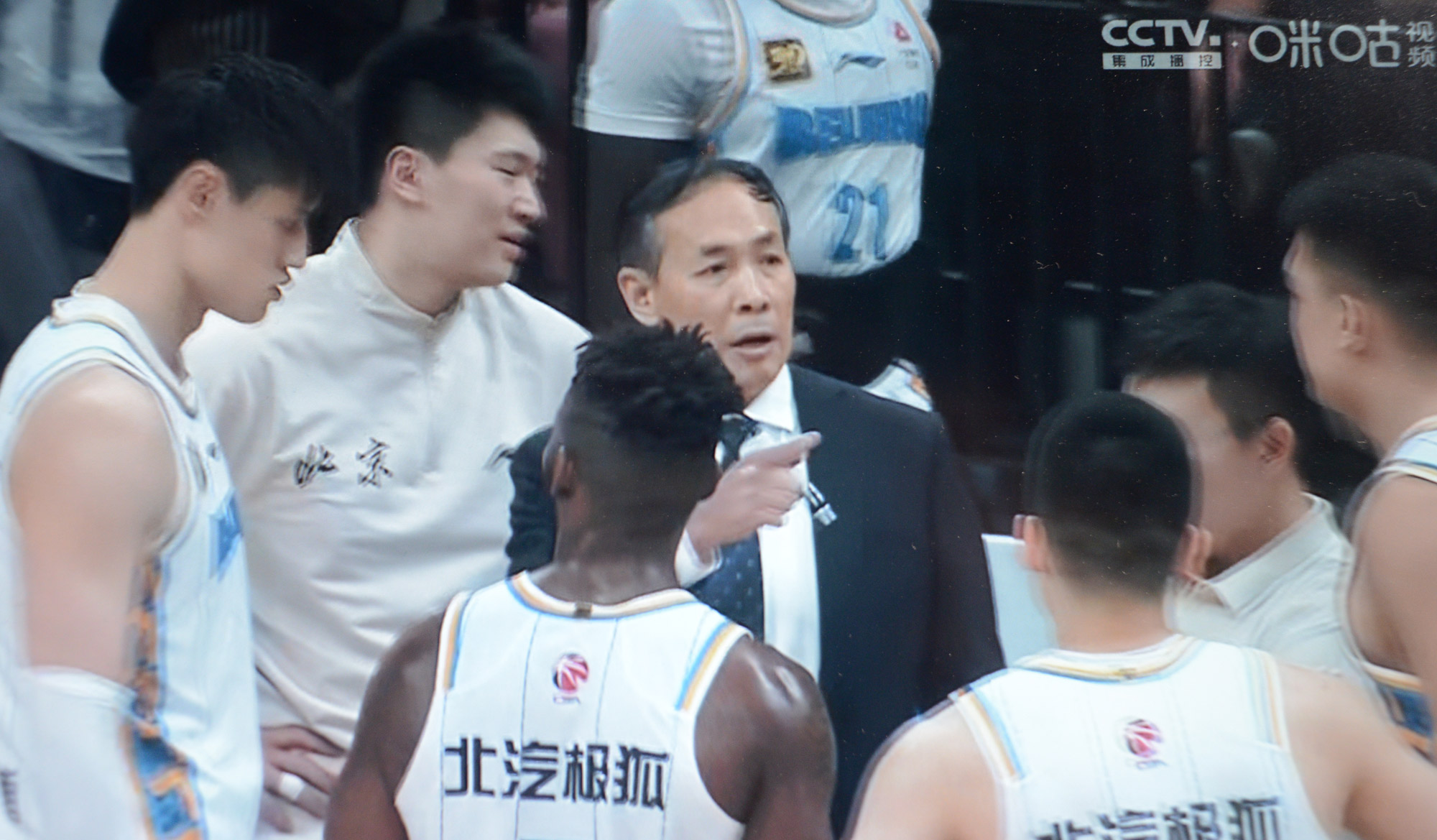 山东男篮击败辽宁队,取得半决赛入场券 山东男篮击败辽宁队,取得半决赛入场券