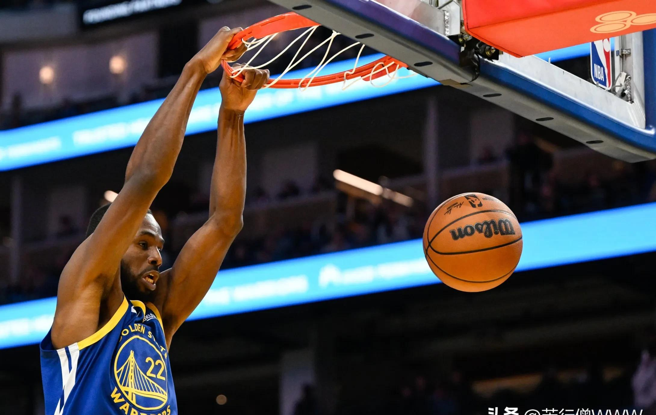 开云体育平台APP-勇士主场负雷霆，库里上半场休战影响比赛进程