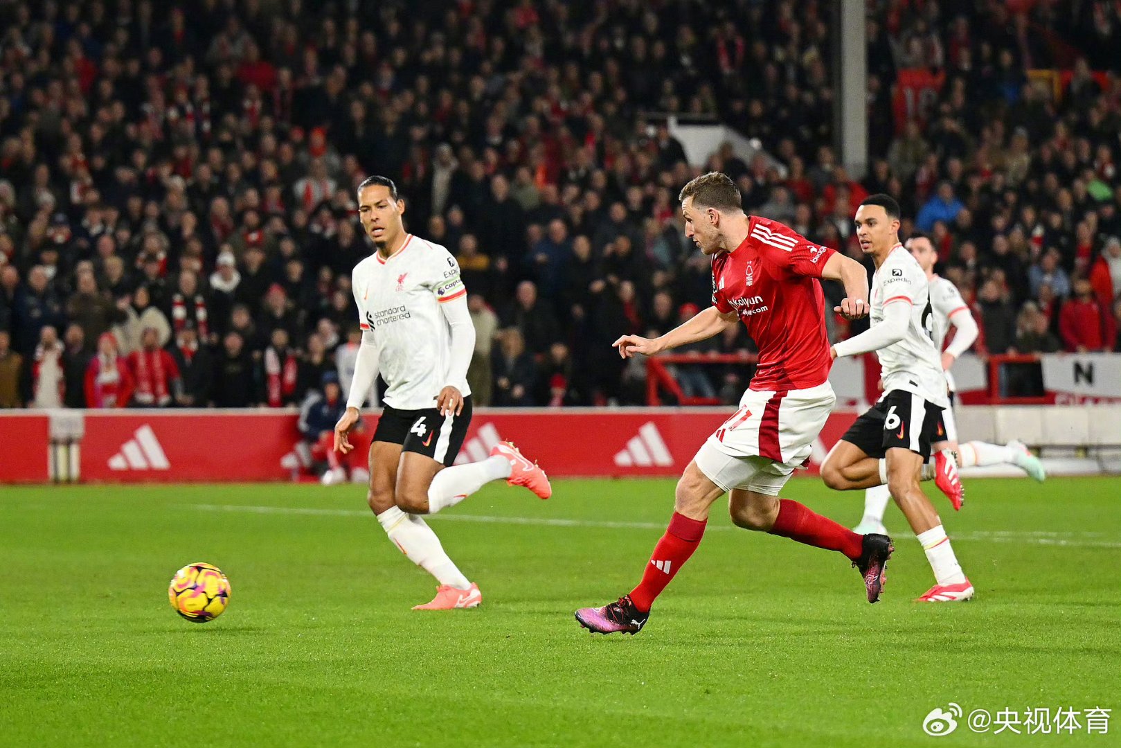 利物浦势头正旺,将在客场迎战劲敌 利物浦势头正旺,将在客场迎战劲敌