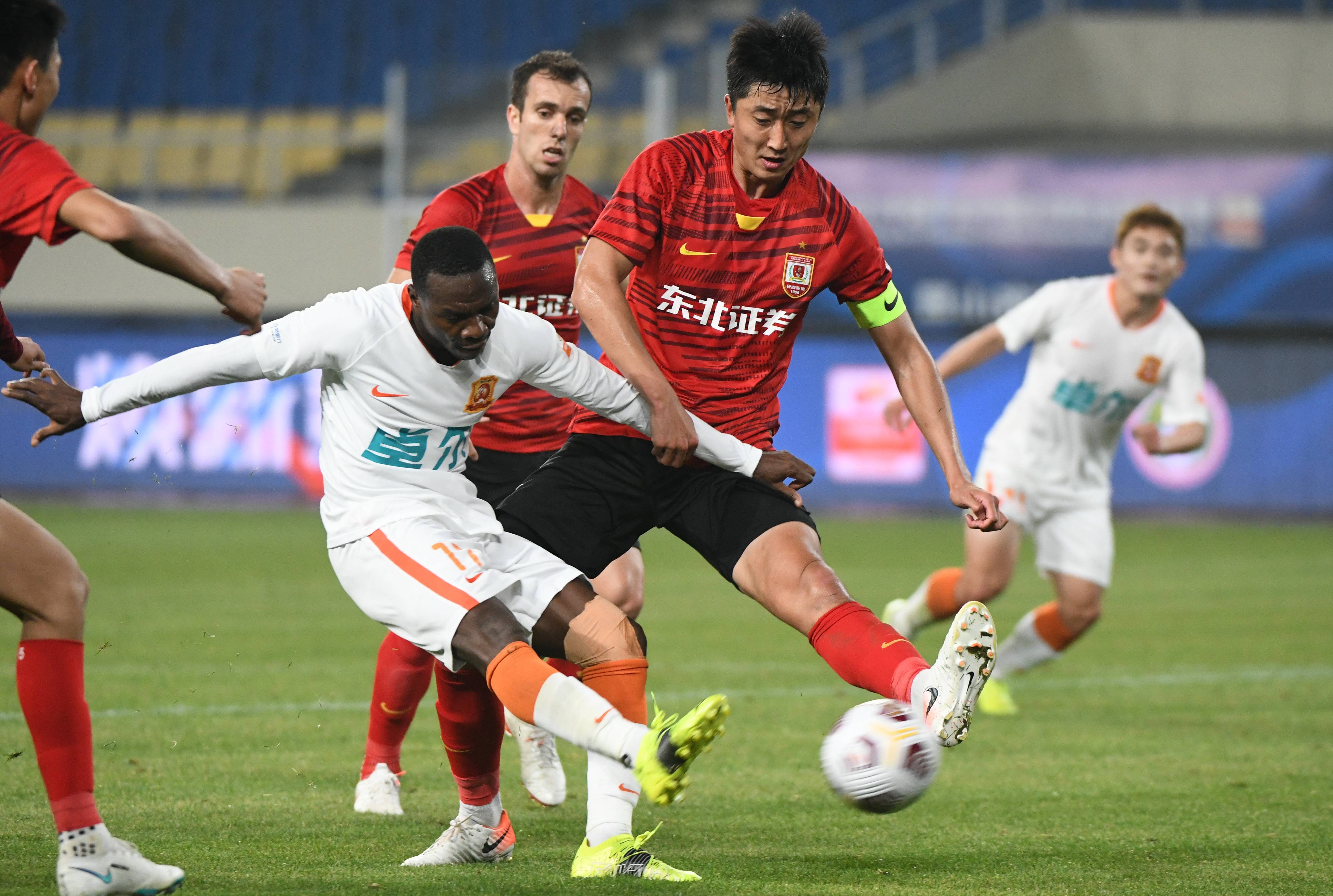 拜仁遇强分轻,主场失利欧冠无缘的简单介绍 拜仁遇强分轻,主场失利欧冠无缘的简单介绍