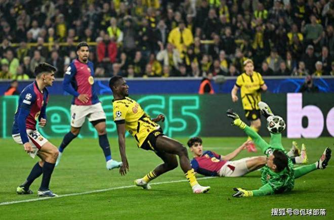 开云官网-巴黎圣日耳曼球员赛后笑逐颜开