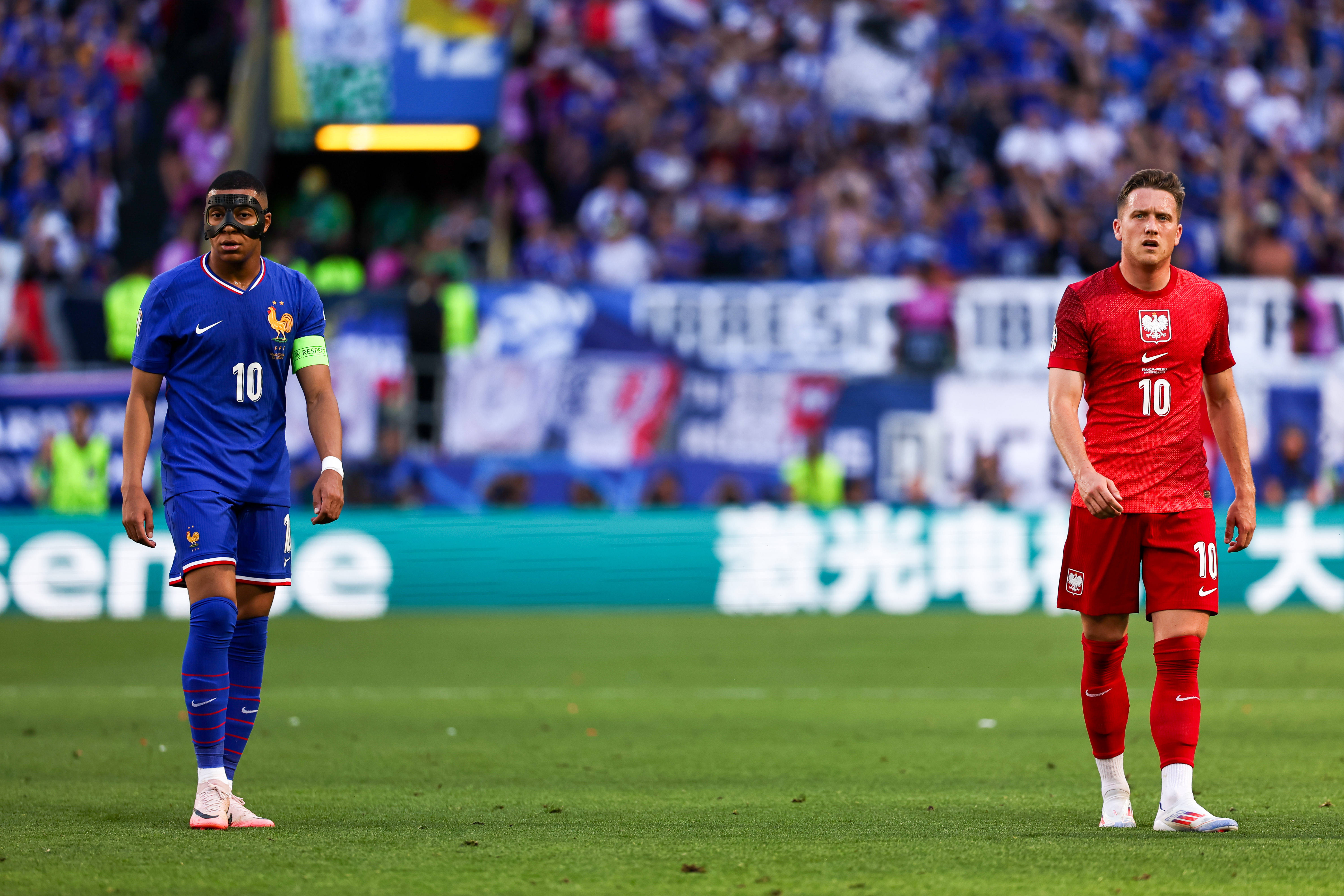 开云体育中国-波兰俱乐部在最新一场足球比赛中夺冠