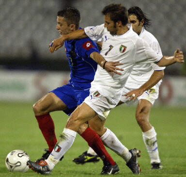 将军队在客场不敌对手,遗憾失利 将军队在客场不敌对手,遗憾失利