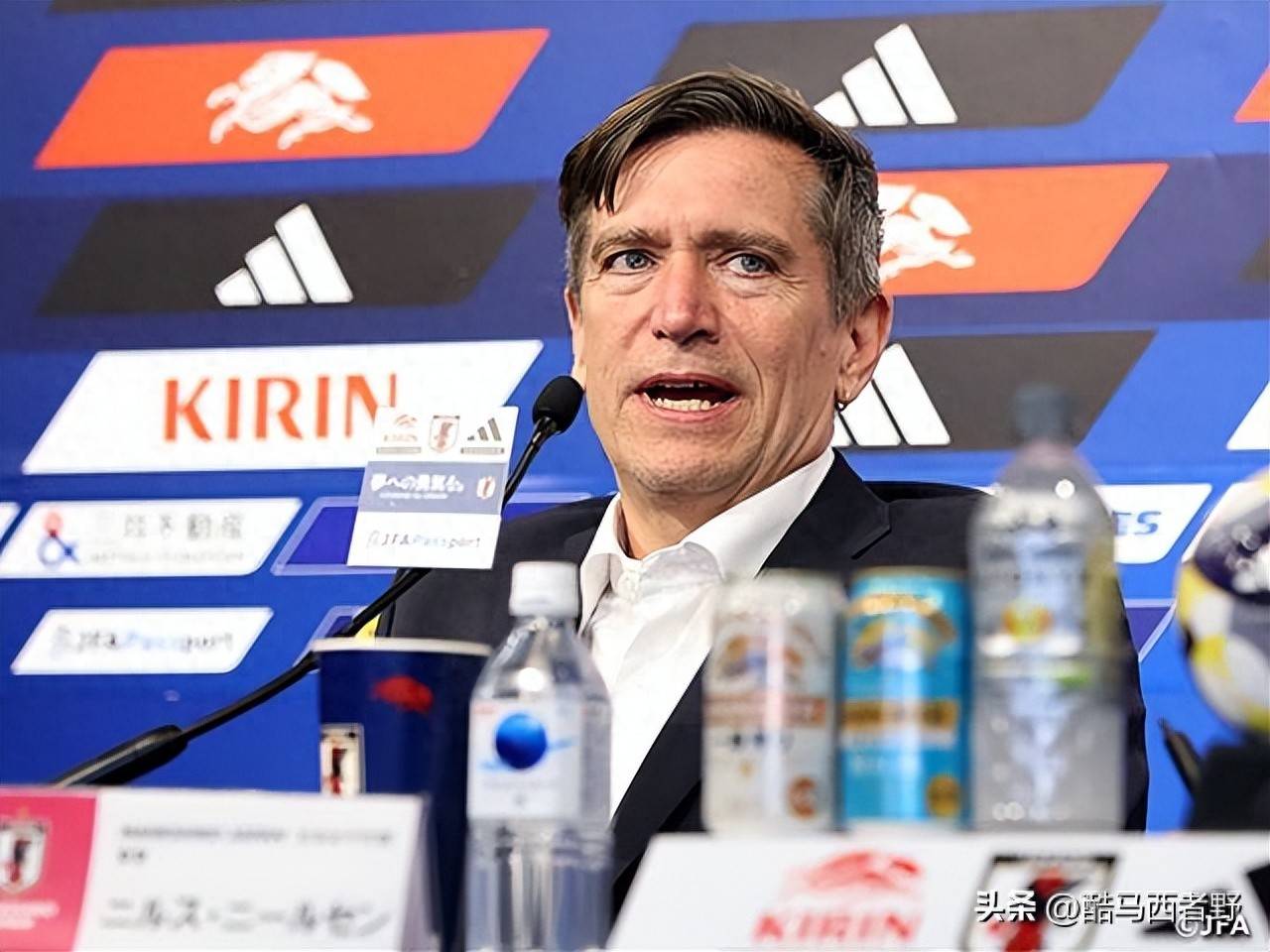 包含紧张角逐!两支球队在国际赛场上展开激烈对决的词条 包含紧张角逐!两支球队在国际赛场上展开激烈对决的词条