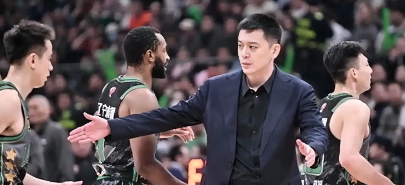 克劳施队主教练赞扬球员表现，期待下一场胜利的简单介绍