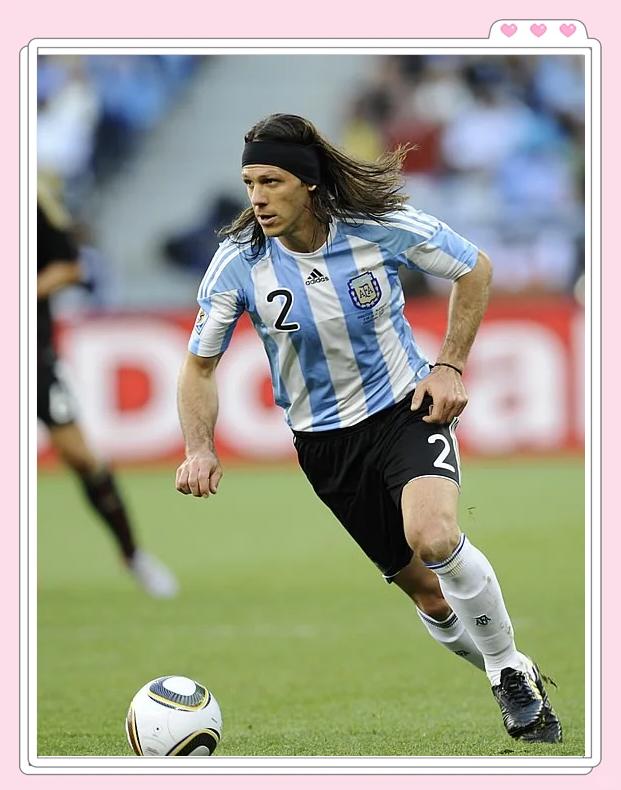 开云体育在线-南美洲足球传奇球星风采依然