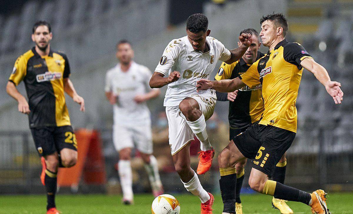 关于阿维斯主场失利，跌落积分榜的信息