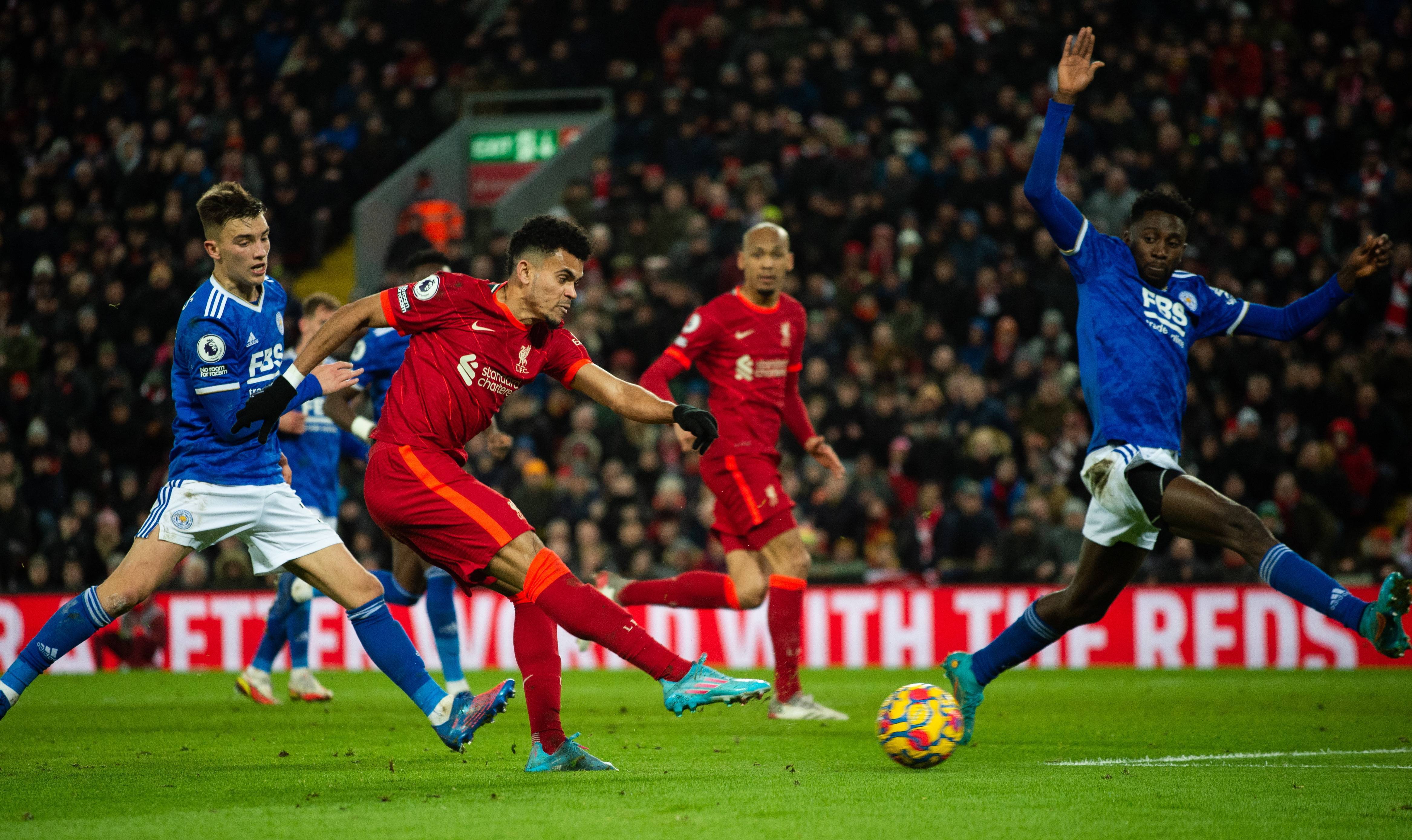 包含阿森纳后防薄弱，英超失球连连的词条