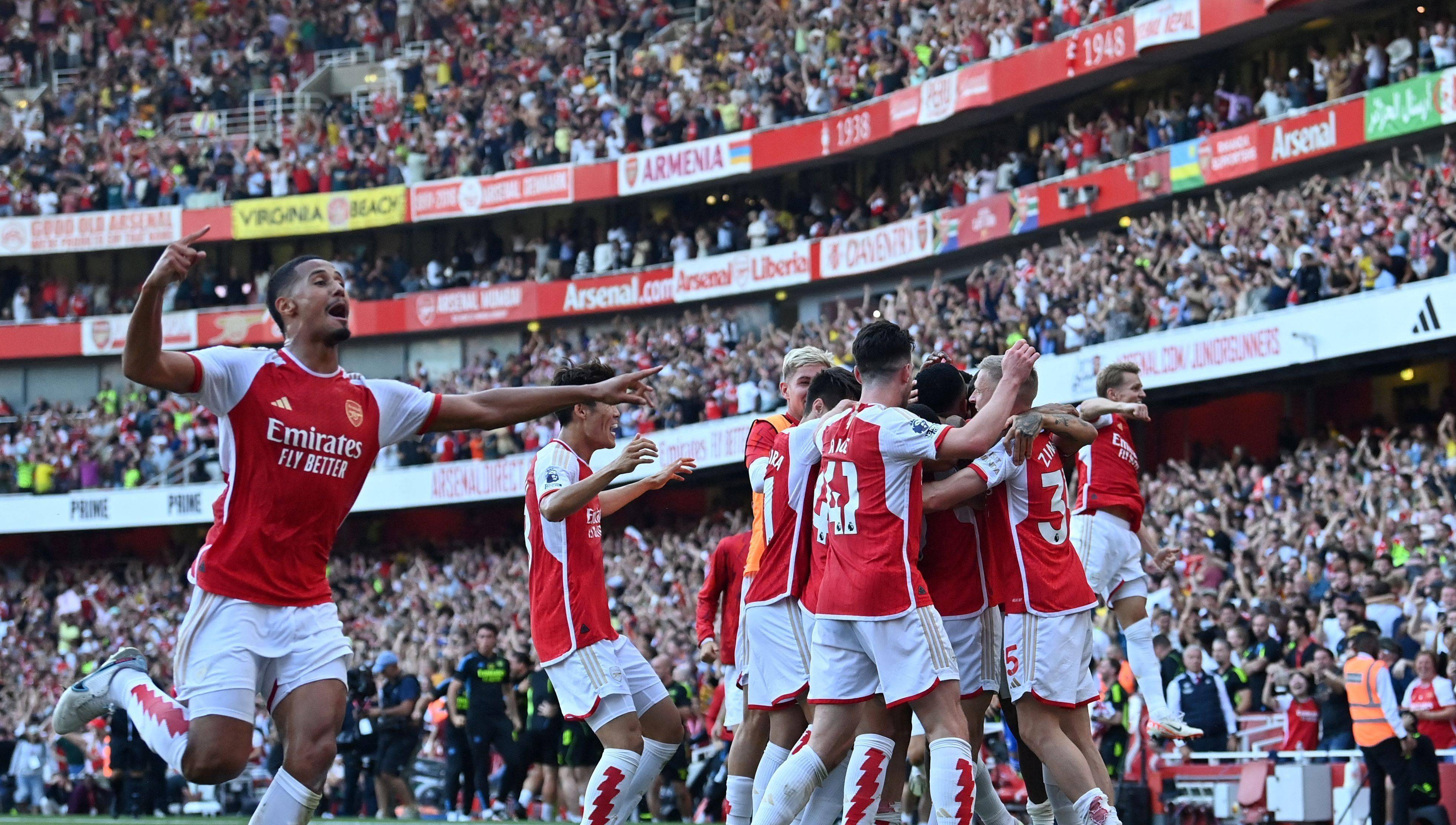 开云体育下载-沃克强硬拦截,曼城后防稳固领跑英超