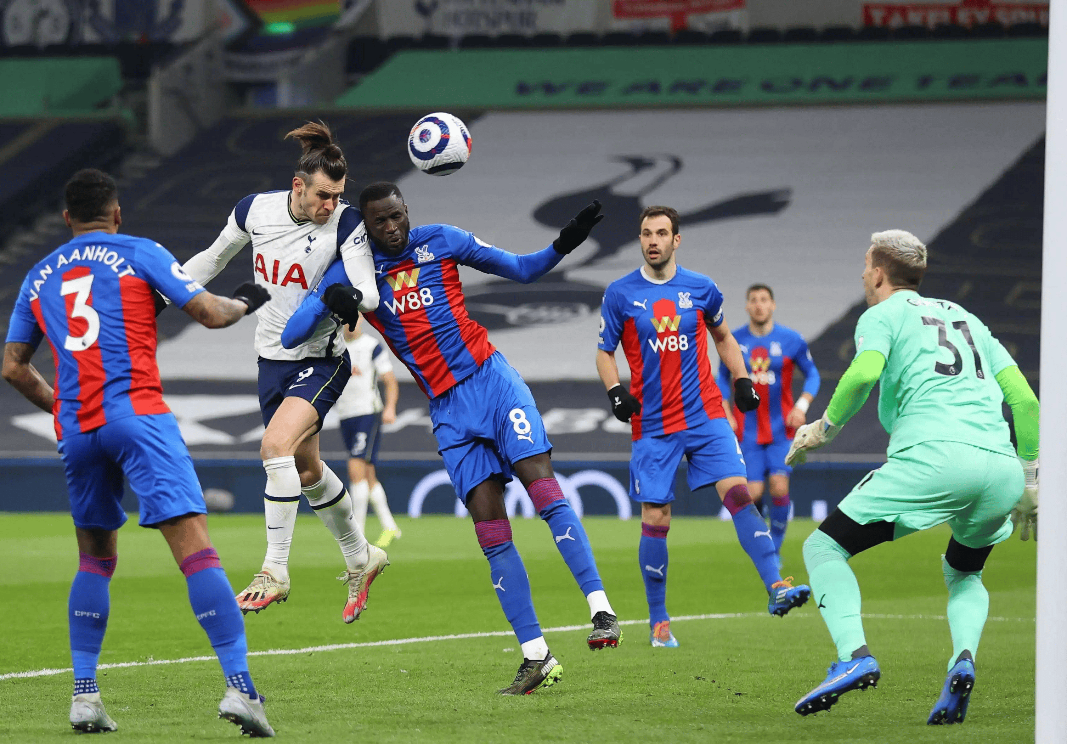 意甲争冠战火呼啸,局势悬念重重 意甲争冠战火呼啸,局势悬念重重