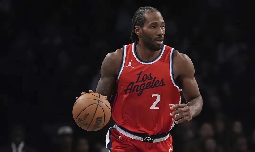 猛龙队挺进总决赛,队员士气高涨! 猛龙队挺进总决赛,队员士气高涨!