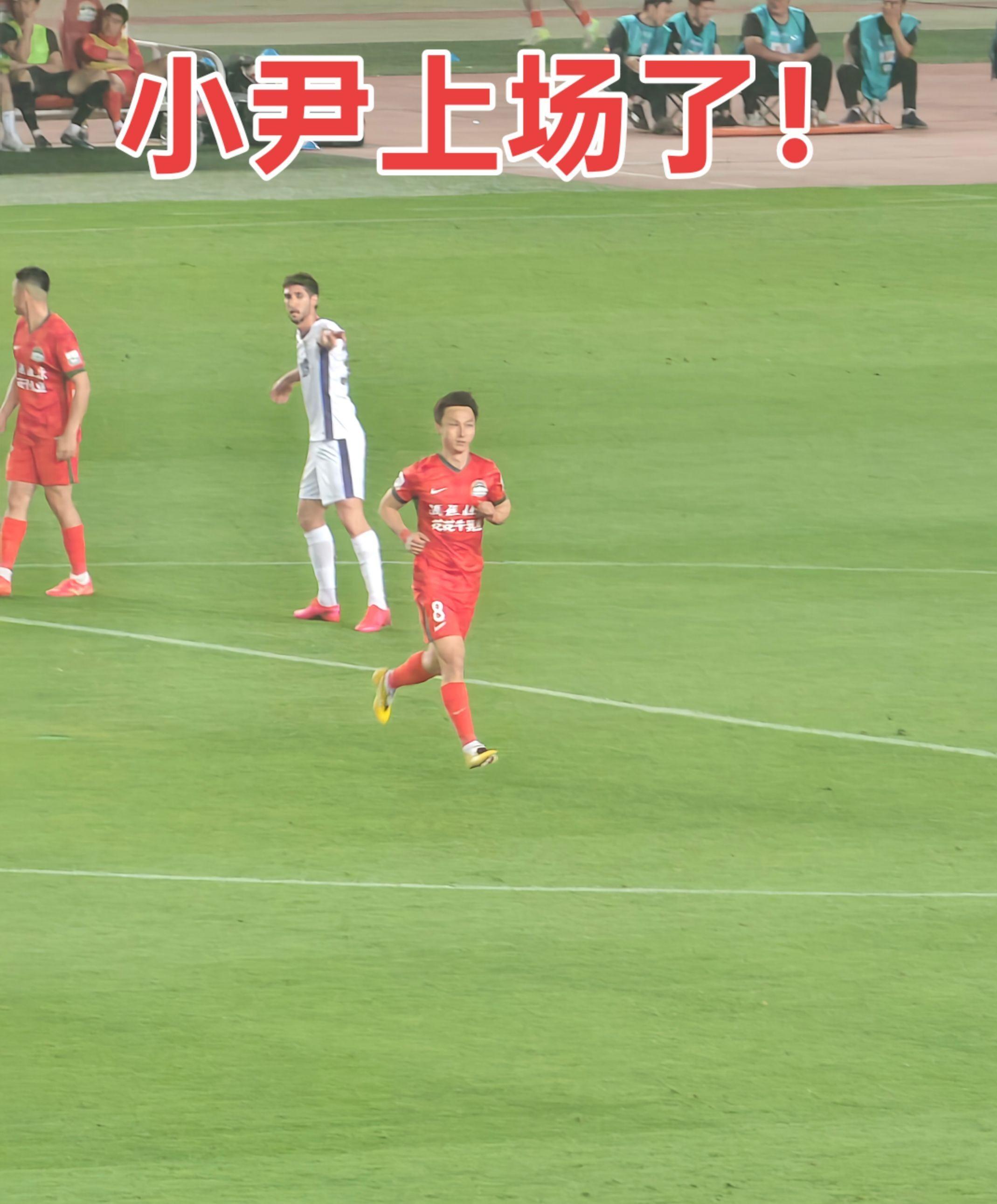 开云体育在线-河南建业成功晋级，球迷热情庆祝！