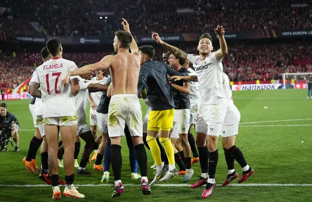 塞维利亚联赛成绩不俗,排名前列 塞维利亚联赛成绩不俗,排名前列