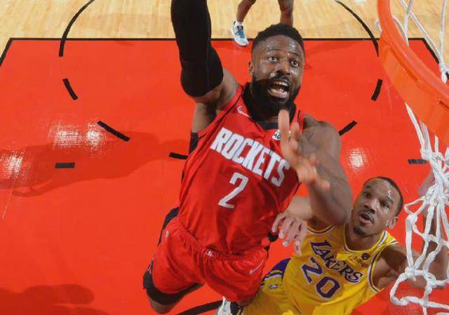 爆发性攻防战上演,球员卧薪尝胆无所畏惧 爆发性攻防战上演,球员卧薪尝胆无所畏惧