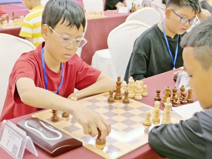 开云体育中国-主帅指挥棋如排兵布阵坚毅不动摇