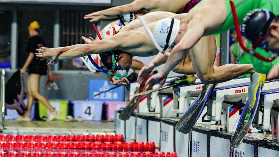 开云体育APP下载-意大利游泳队斩获多项金牌，水中舞者飞翔的简单介绍