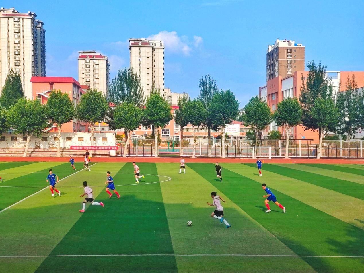 开云体育APP下载-战靴飞舞绿茵场，球队斗志昂扬士气高昂