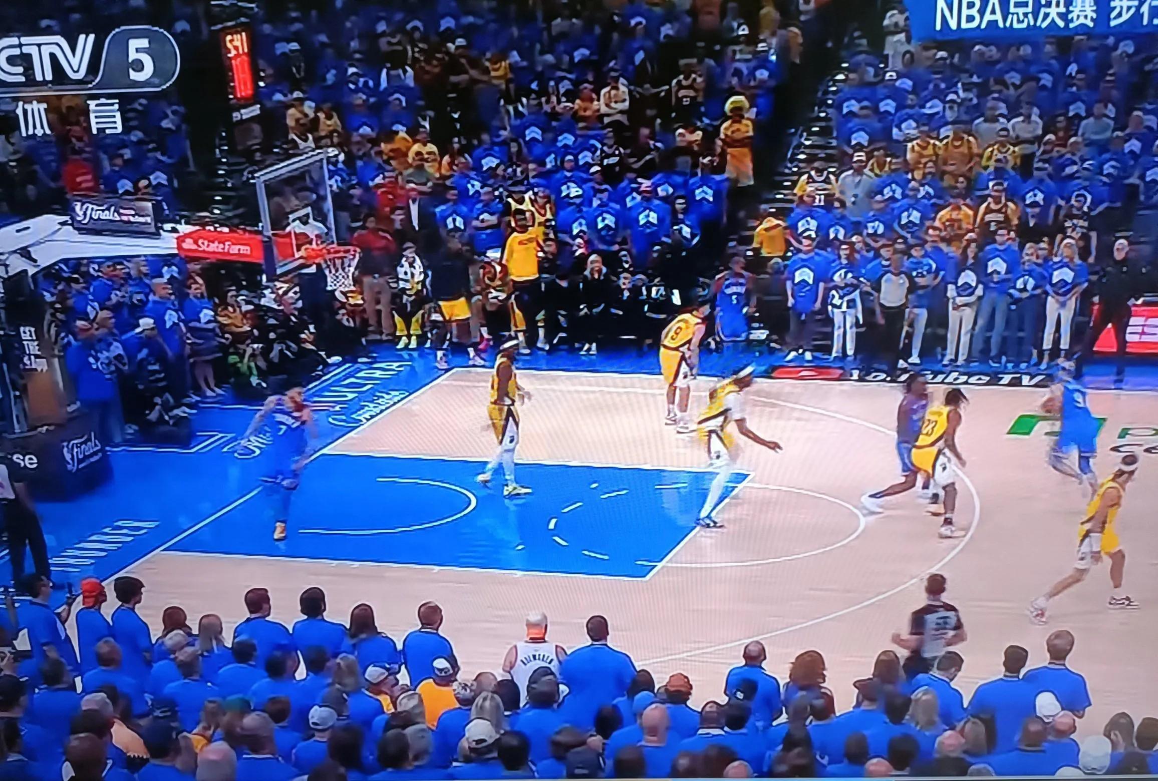 步行者队在主场大获胜利,战胜竞争对手 步行者队在主场大获胜利,战胜竞争对手