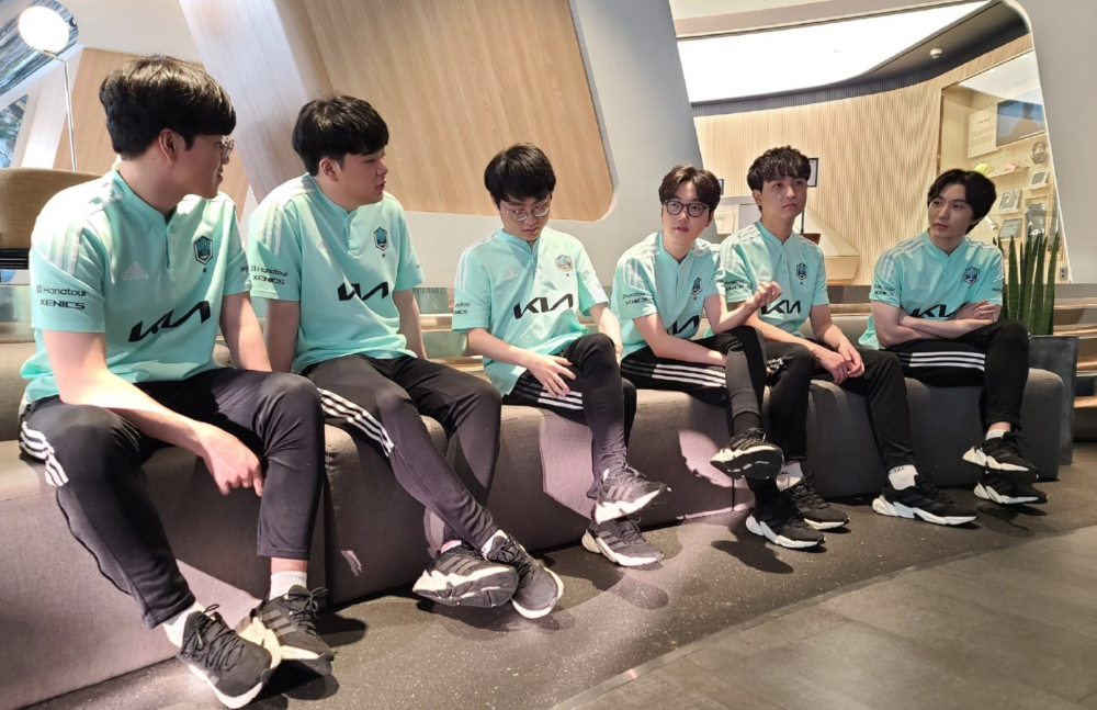 开云体育下载-包含V5绝杀GEN,ShowMaker团战一打五宿敌对决半决赛,点燃全场激情的词条