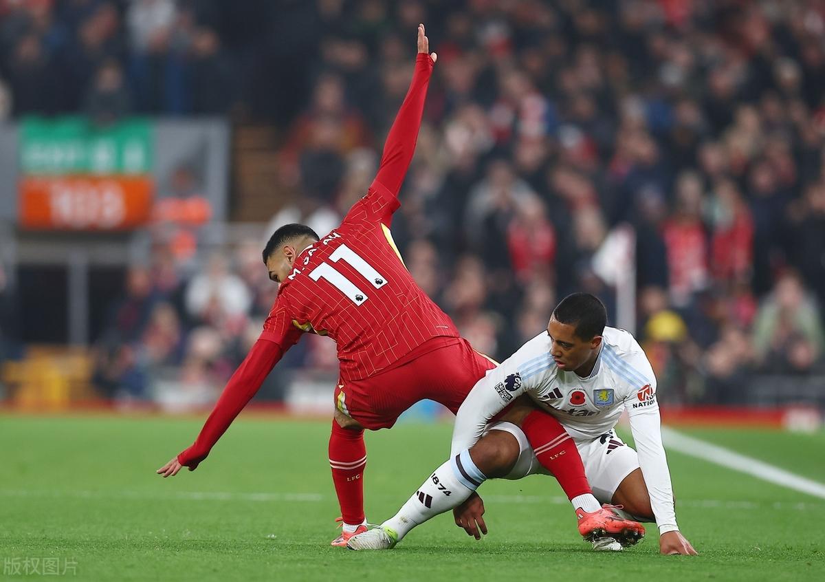 开云下载-维拉将面对伯恩利挑战，胜者将笑傲赛场