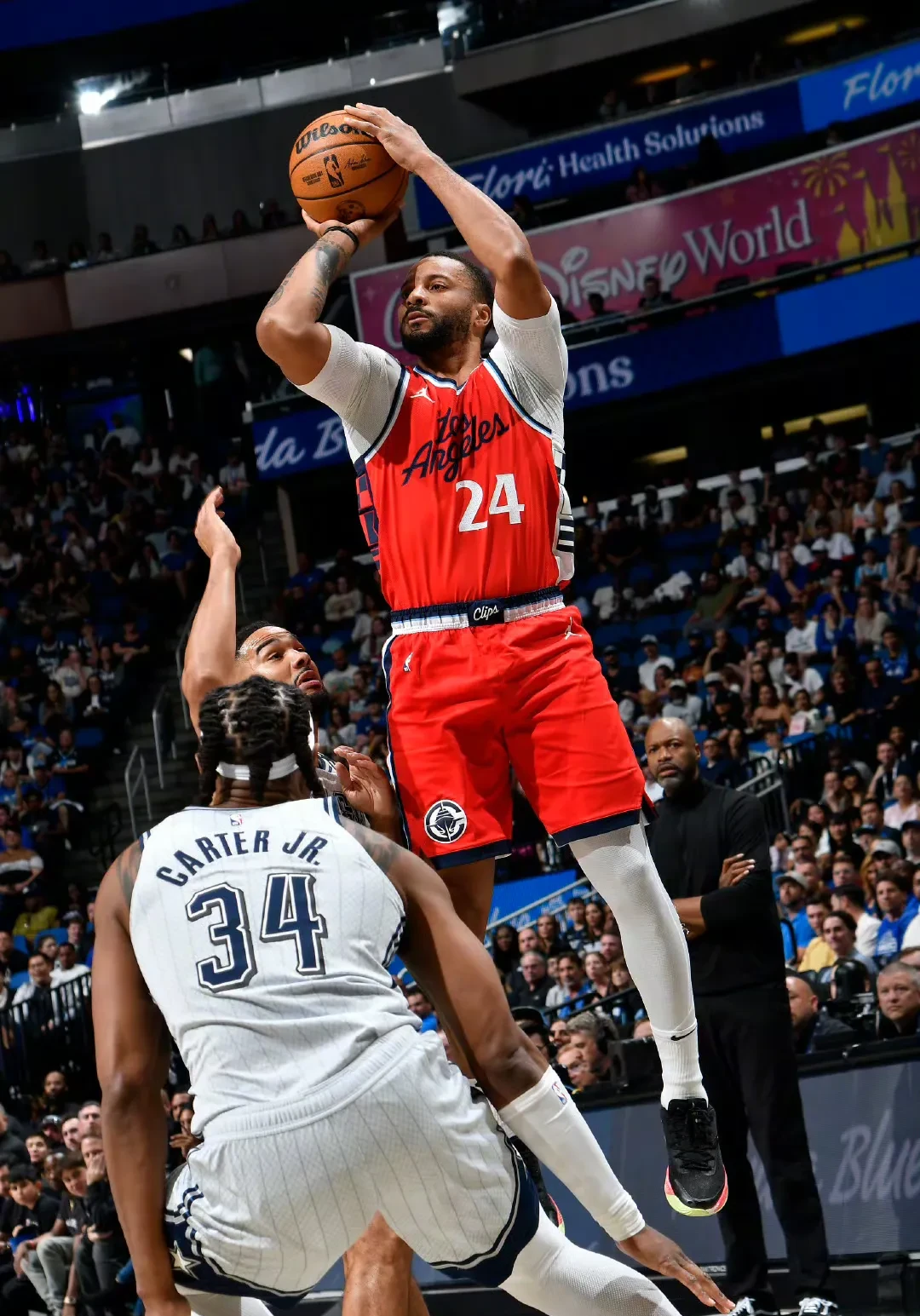 开云体育官方网站-快船夺冠热门,丢掉大比分领先被逆转