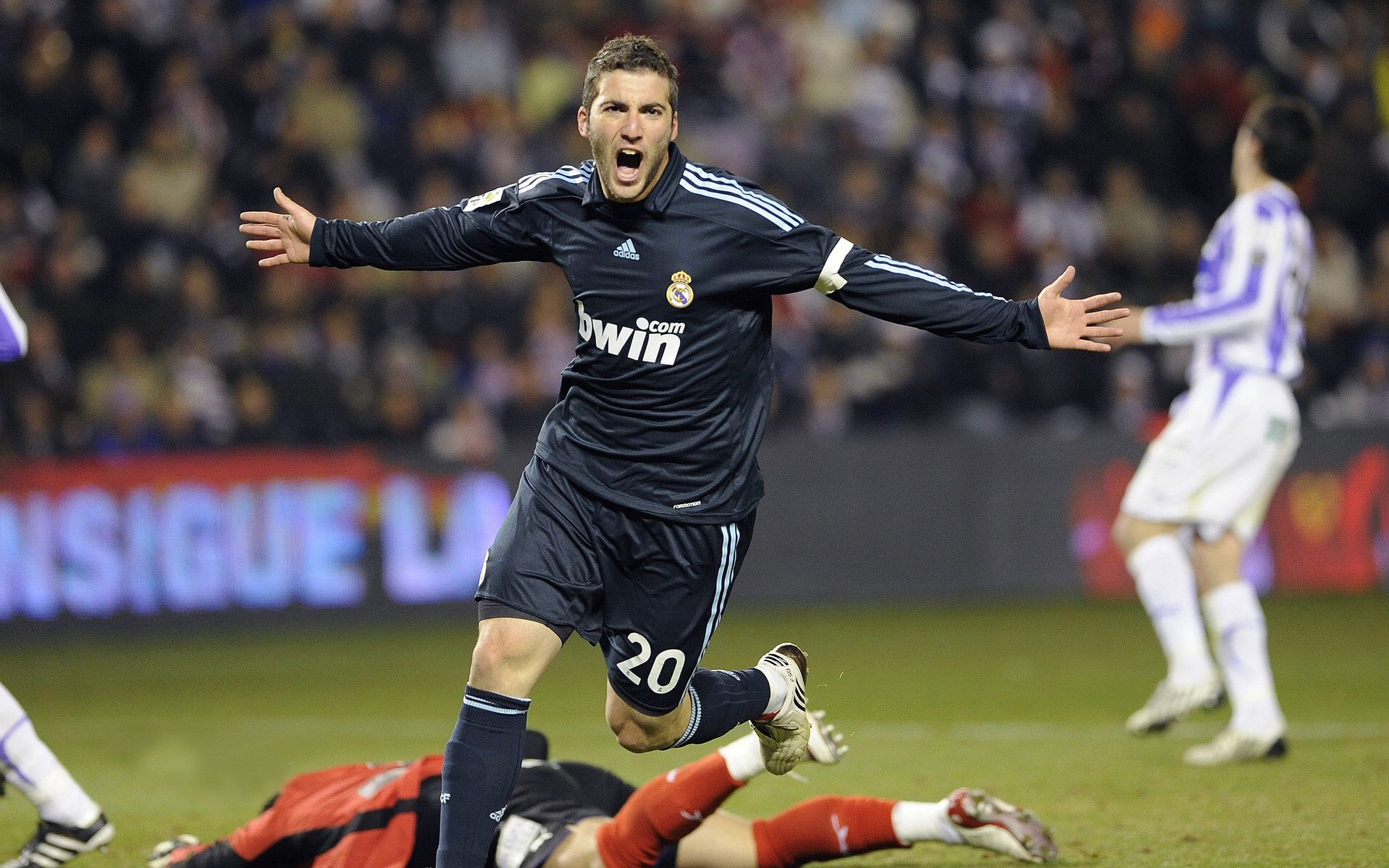 开云体育官方网站-恩佐爆发！曼城巅峰对决力克比利亚雷亚尔，欧冠晋级之路再进一步